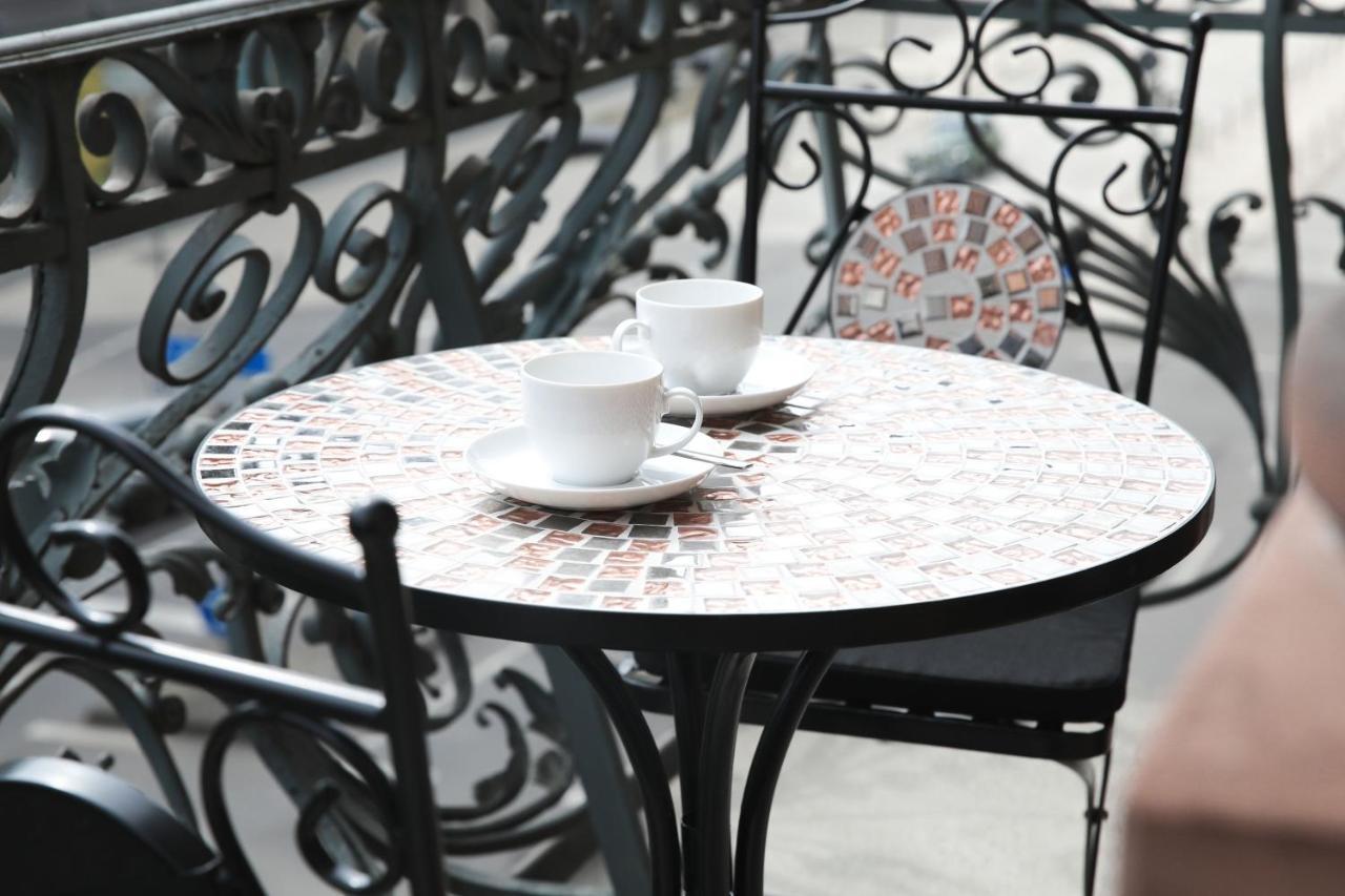 Palais Passy~Design Suite Mit Ausblick Im Zentrum Wiesbaden Exterior photo